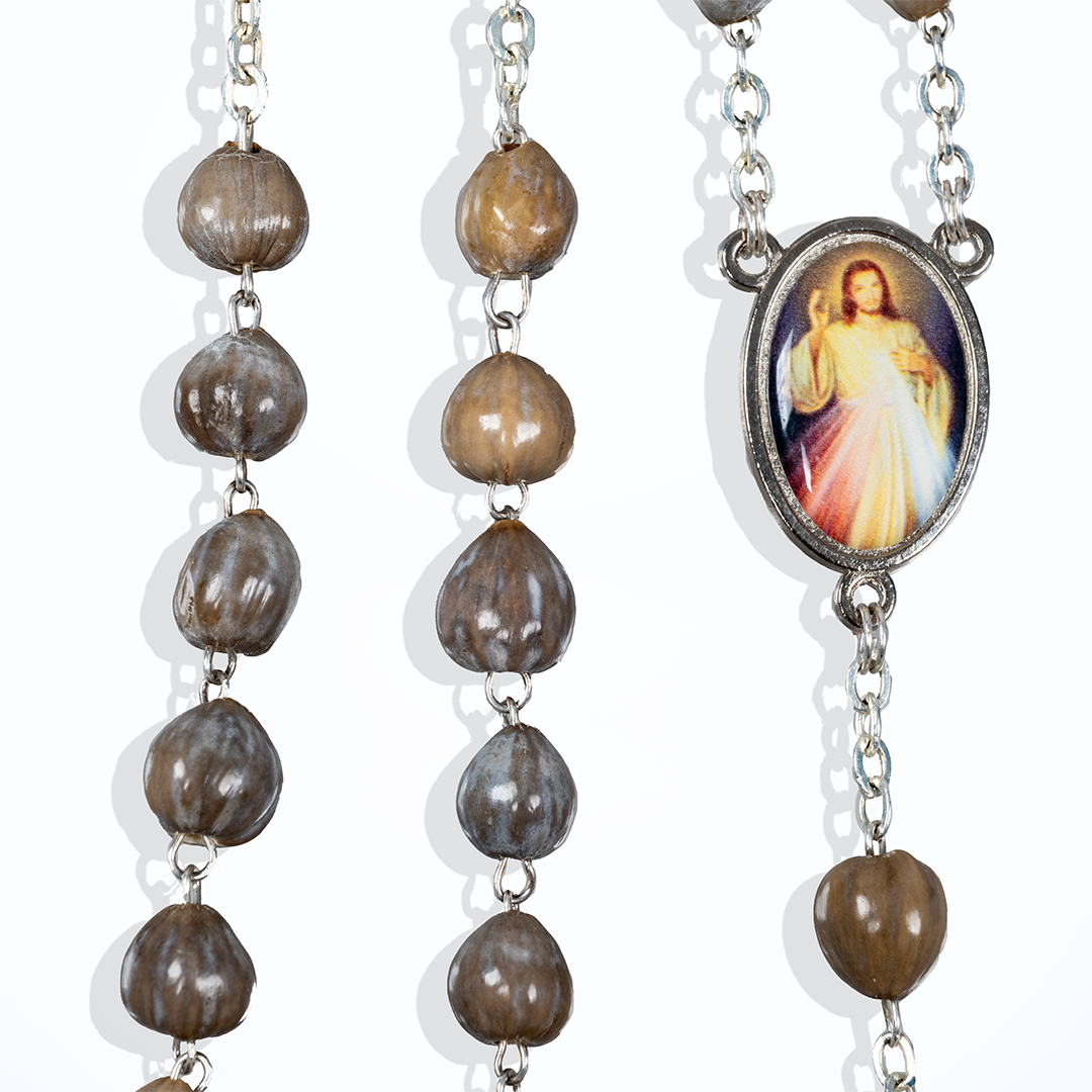 Alternative view of Coroncina della Divina Misericordia fatta a mano: semi Lacrime di Giobbe, Medaglia di Gesù e della Madonna di Tihaljina