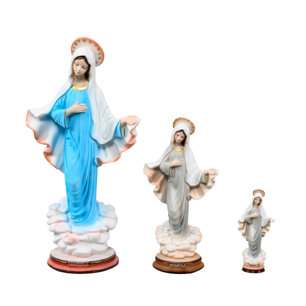 Statua Madonna Regina della Pace di Medjugorje su Nuvola con Velo – Dipinta a mano, Fatta a Medjugorje - immagine 4